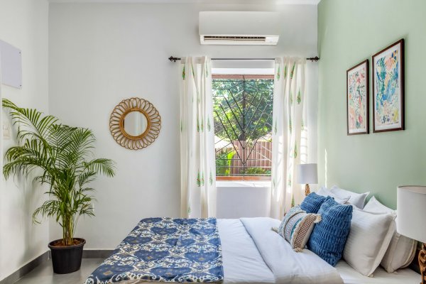 Image Title Goes Here