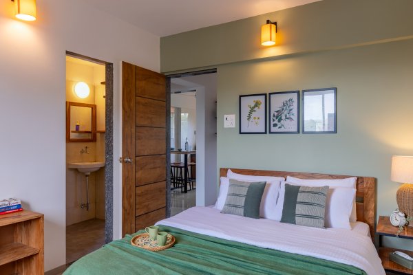 Image Title Goes Here